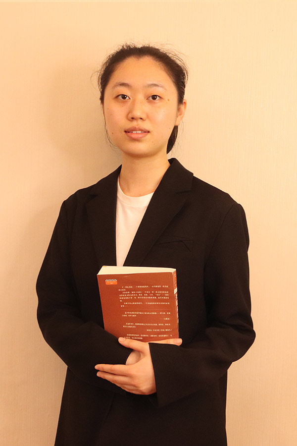 临渭梁艺 本科学历，优秀班主任