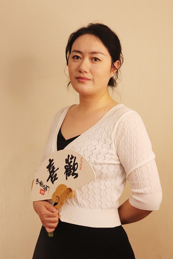 临渭石亚利 研究生学历,毕业于陕西师范大学