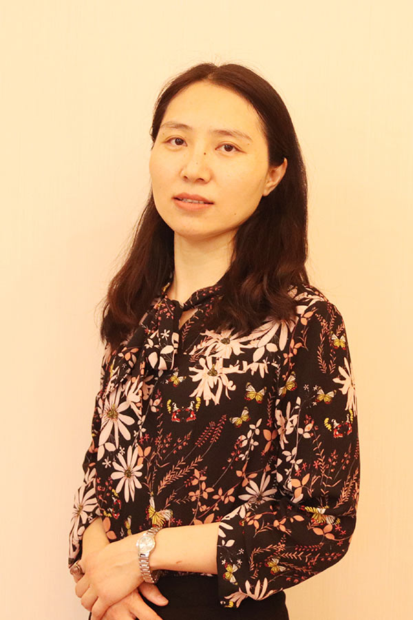 临渭王晓娜 研究生学历,毕业于华南师范大学